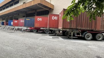 photo6251088070992572493